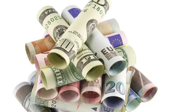 افت ارزش دلار و پوند بانکی