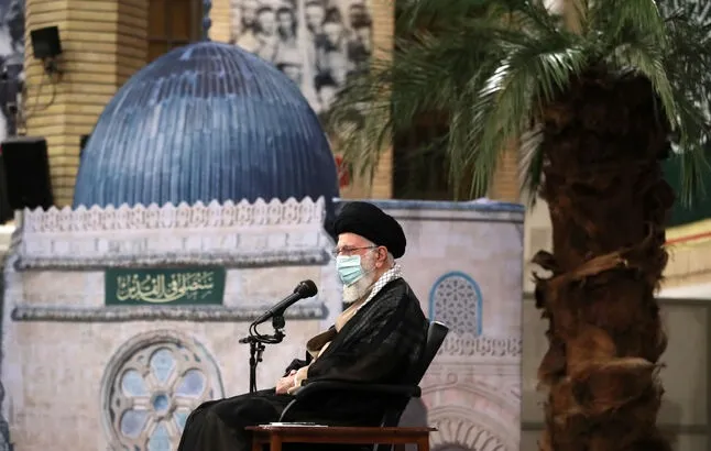 رهبر معظم انقلاب: اگر دفاع مقدس نبود ممکن بود جسم سپاه هم باقی نماند