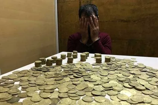 کشف ۳۷قطعه سکه‌ ایلخانی در مهران