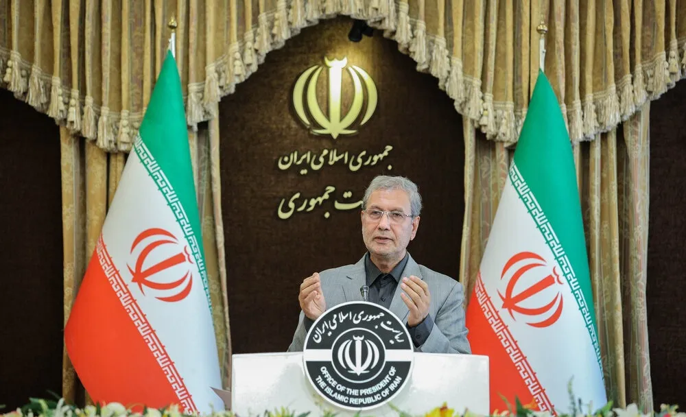 ربیعی: مرزهای کشور  با برخی همسایه‌ها بازگشایی شد +فیلم