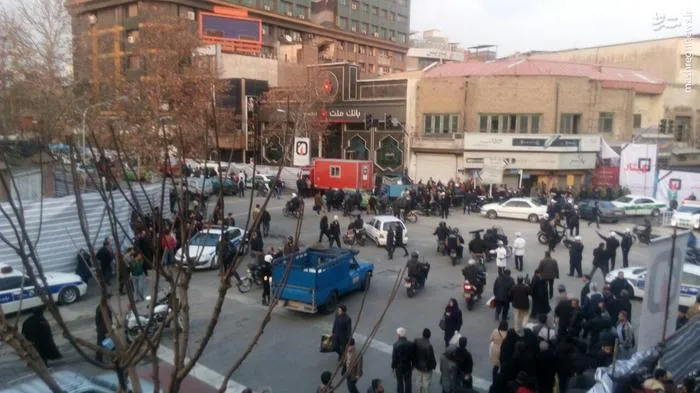 بازگشایی خیابان جمهوری تا چهارراه استانبول در پنجمین روز حادثه پلاسکو +عکس