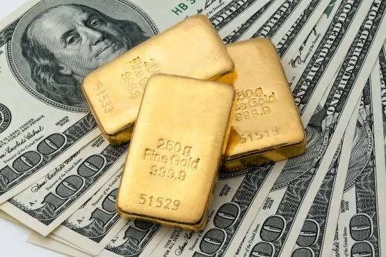 بهای طلا و دلار در آخرین روز هفته