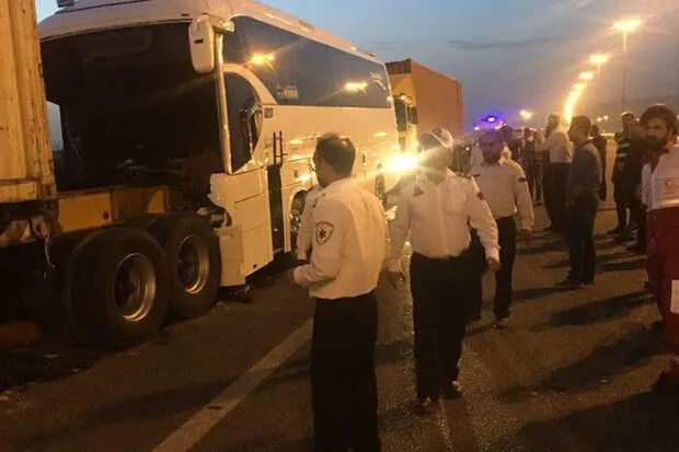 تصادف اتوبوس با پراید ۱۶مصدوم داشت