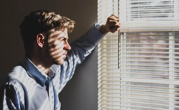 افسردگی در مردان؛ با مرد افسرده چگونه رفتار کنیم؟