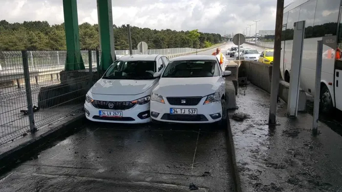 تصادف مضحک دو خودرو در استانبول! +عکس