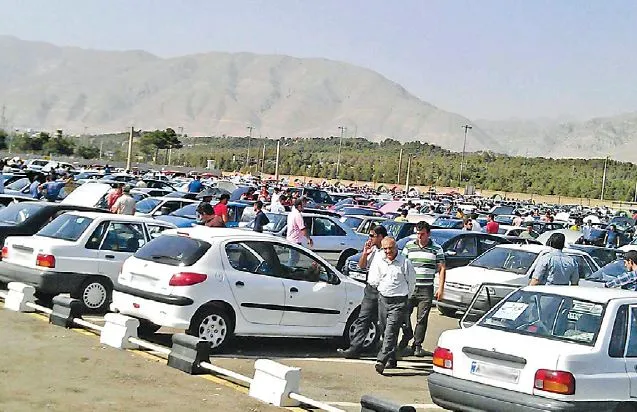 قیمت‌‌ها در بازار خودرو عقب نشستند