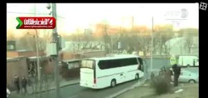 دیپلمات‌های آمریکایی در حال خروج از مسکو +فیلم