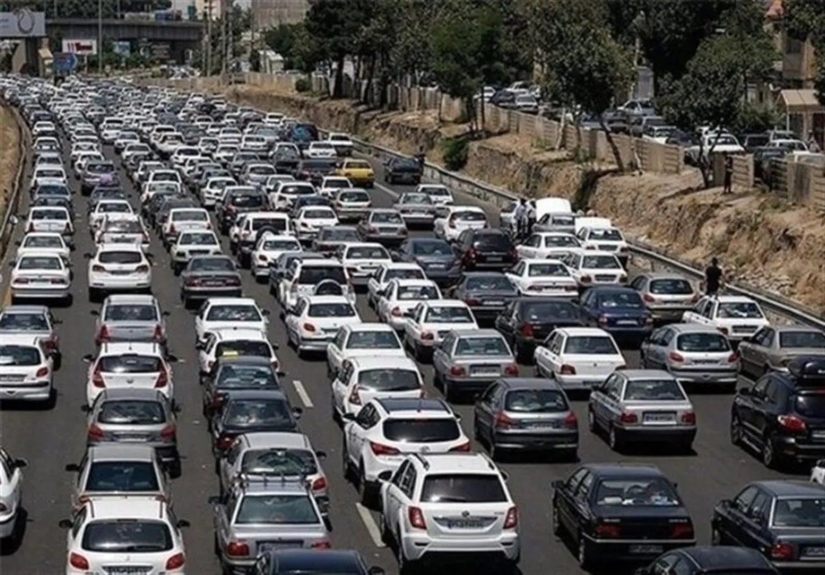 آخرین وضعیت ترافیکی و جوی محورهای مواصلاتی کشور/ ترافیک سنگین در محورهای منتهی به تهران گزارش شد