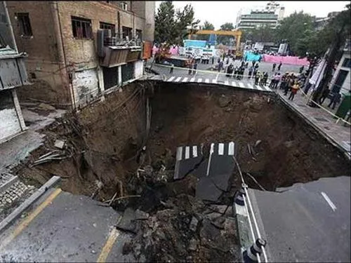 زیر پای تهران خالی است