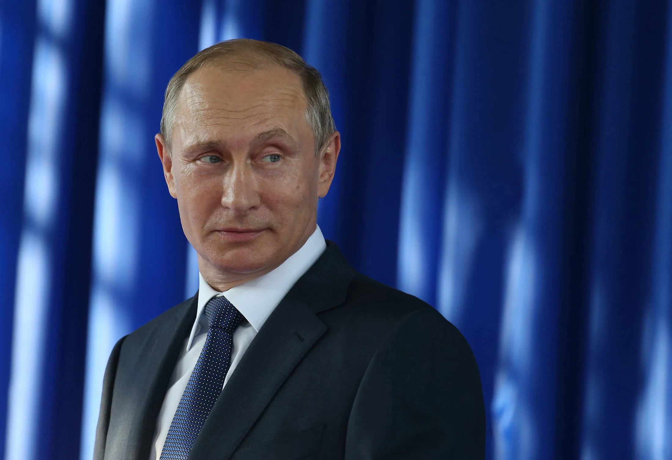 Putin’s Long Shadow in U.S. Campaign Fuels New Red Scare