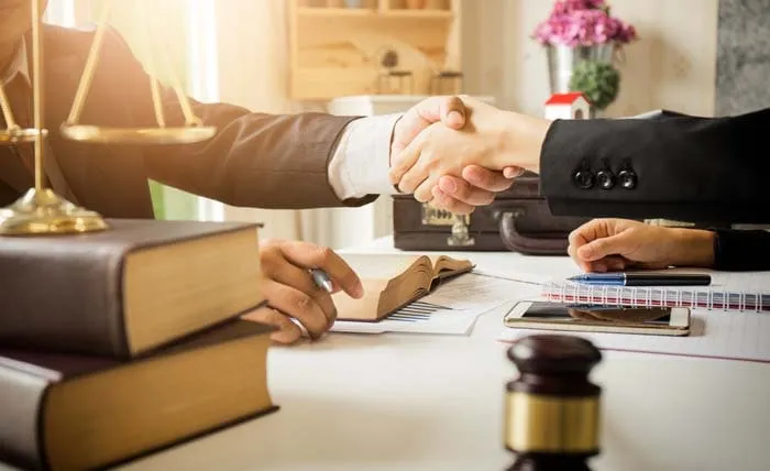 مسئولیت تضامنی چیست و چه تفاوتی با مسئولیت انفرادی دارد؟