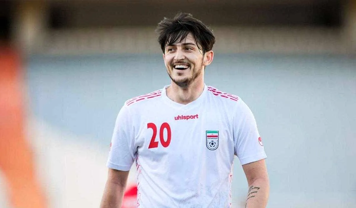 شوخی سردار آزمون روی آنتن زنده + فیلم