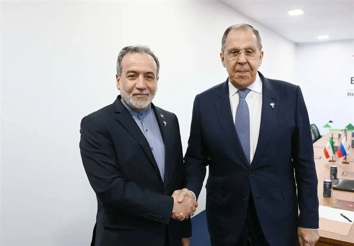 Araqchi, Lavrov Discuss Global Developments