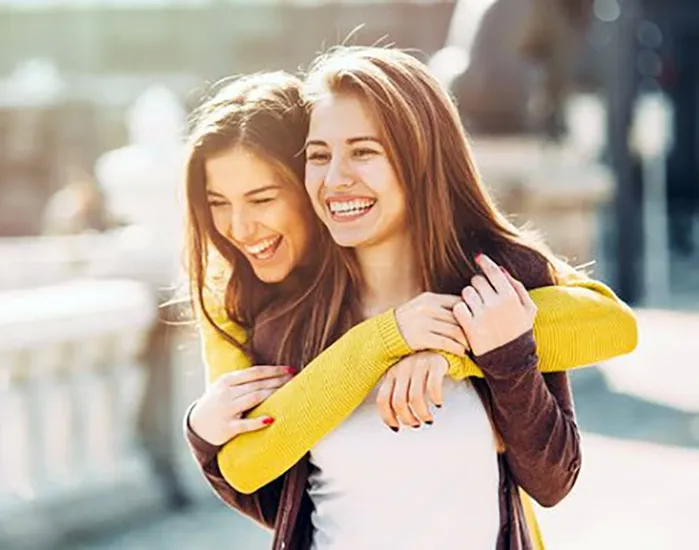 راه هایی برای داشتن دوستان واقعی در زندگی / چطور با دیگران صمیمی بشویم؟
