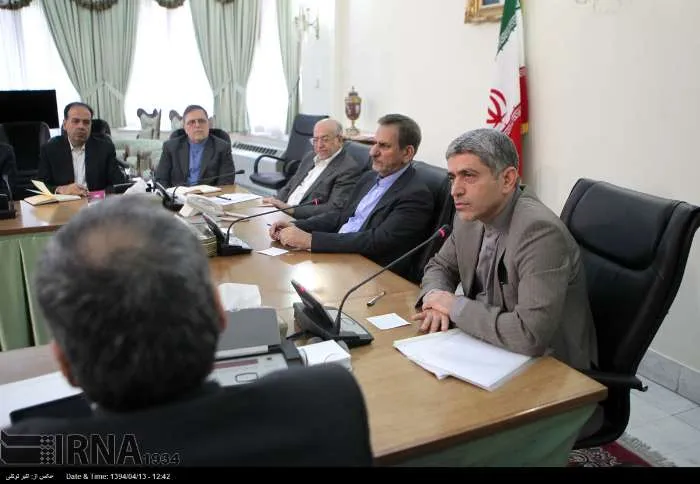 چه‌کسانی برای بورس تصمیم می‌گیرند+عکس