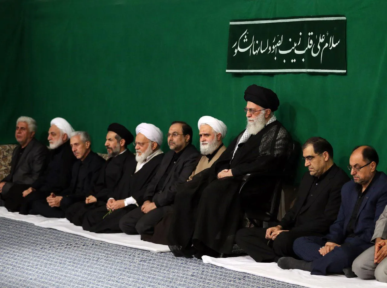 رهبر انقلاب: مسیر طی شده انقلاب نشانه‌هایی امیدبخش دارد