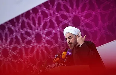 تقلید روحانی از روی دست احمدی‌نژاد!