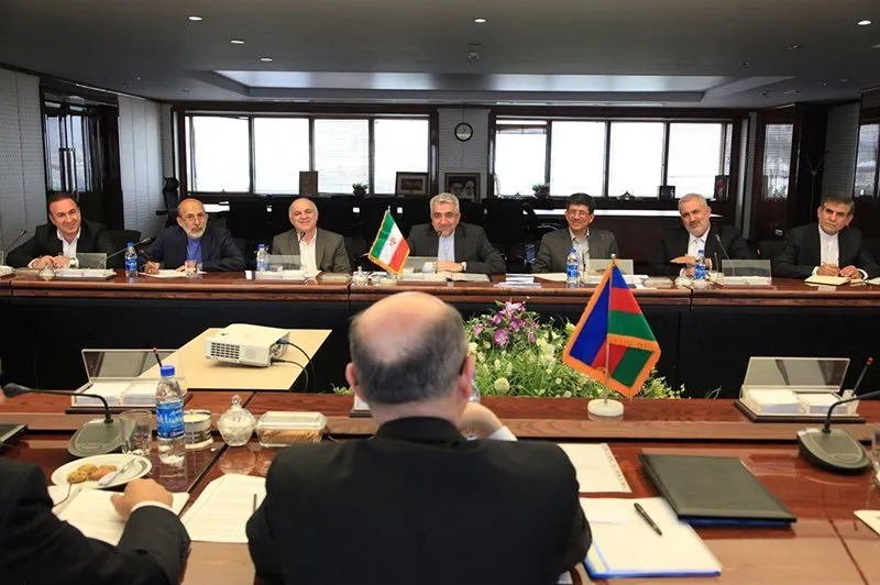 امکان تبادل ۸۰۰مگاوات برق با جمهوری آذربایجان