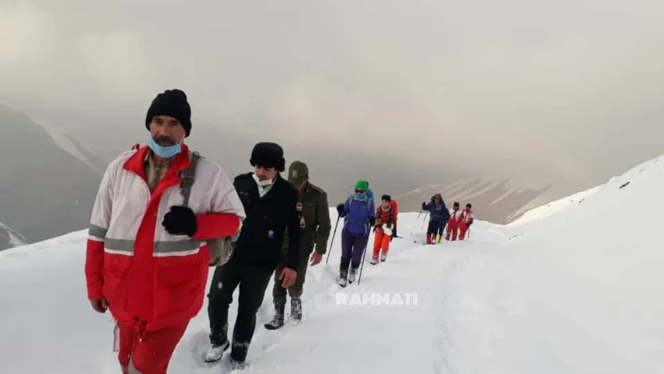 نجات ۱۲ کوهنورد گمشده در آبعلی