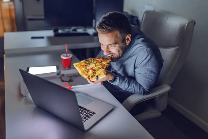 غذاخوردن در شب و ریسک ابتلا به دیابت