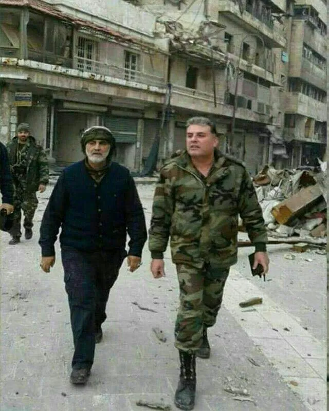 زینب مغنیه عکسی از سردار سلیمانی منتشر کرد +تصویر
