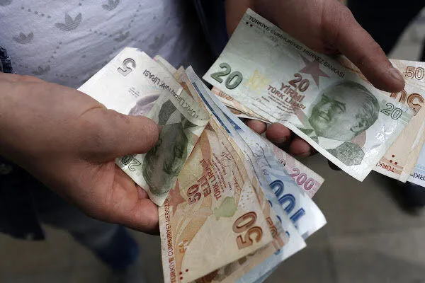 سقوط لیر در پی برکناری رئیس بانک مرکزی ترکیه