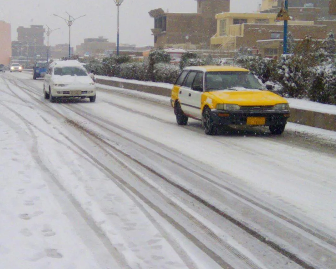 بارش برف در غرب افغانستان قیمت ذغال سنگ را ٢۵ درصد افزایش داد