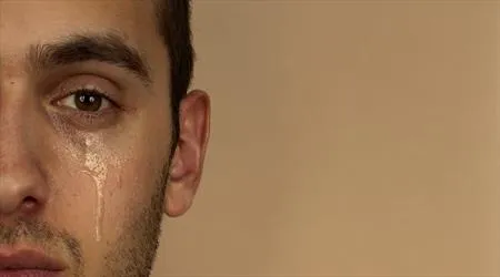 مرد گریه نمی‌کند؟