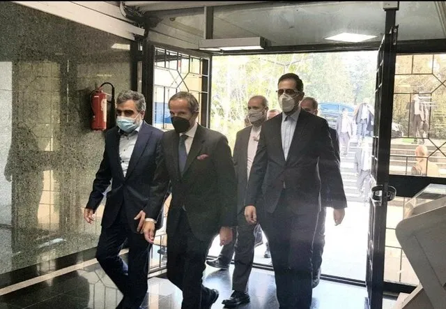 گروسی برای دیدار با اسلامی وارد سازمان انرژی اتمی شد + فیلم