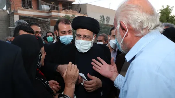 رییسی: رفع مشکلات مناطق محروم و حاشیه شهر یک ضرورت است