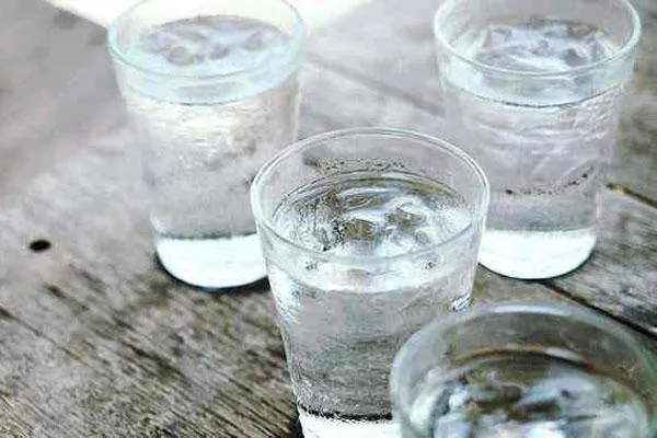 آب خنک بنوشید تا از گرمازدگی رها شوید
