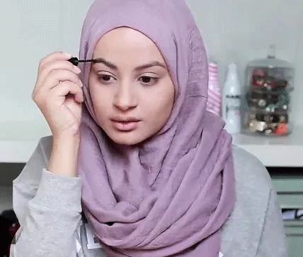 چه‌کنم دخترم آرایش نکند؟!