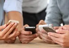 مشترکین تلفن همراه در سال ۹۵ از مرز ۸۲ میلیون نفر گذشت