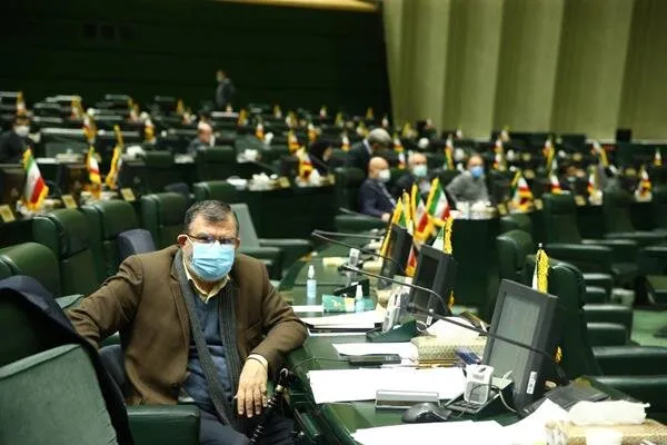 نماینده مردم تهران: دو یا سه وزیر دیگر پیشگام شده و با استعفا زحمت دولت و مجلس را کمتر کنند