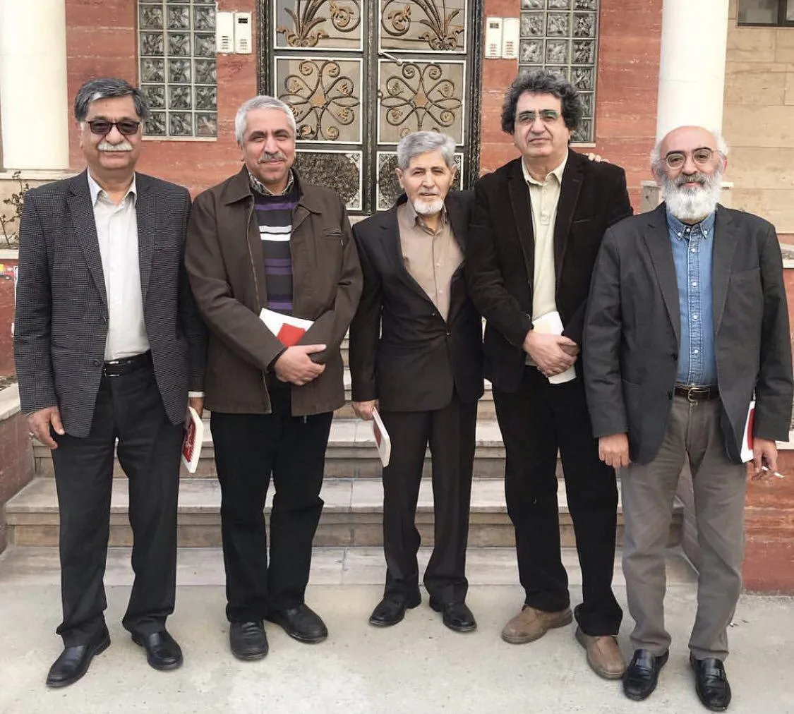 بازنشسته کردن اساتید روزنامه‌نگاری همشهری به سبک احمدی‌نژادی