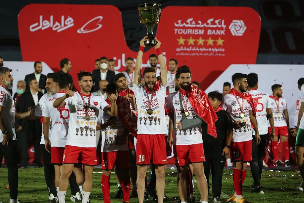 نقش آفرینی بانک گردشگری نتیجه داد / پرسپولیس برای پنجمین بار متوالی قهرمان لیگ برتر شد