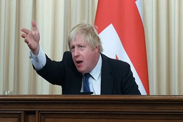 جانسون: آمریکا بازی اشتباهی را در زمان اشتباهی انجام داد