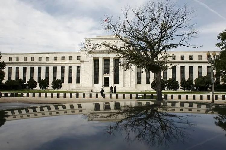 European Stocks Retreat as Bonds Rise Before Fed; Crude Declines