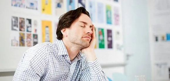 چرا بعد از غذا خوردن خواب‌آلوده می‌شویم؟
