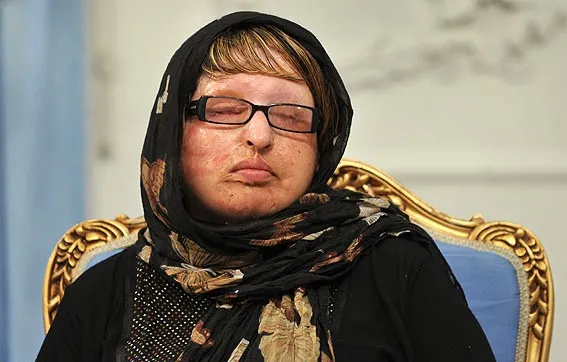 آمنه بهرامی : کارگردان لانتوری را باز هم به دادگاه می‌کشانم