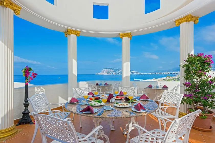 ۶ شب سفر با تور ارزان آلانیا چند؟ + جـدول قیمت