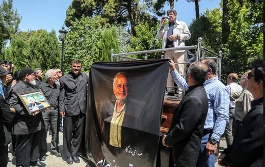 حضور بازیگران در مراسم تشییع پیکر پرویز بهرام +عکس