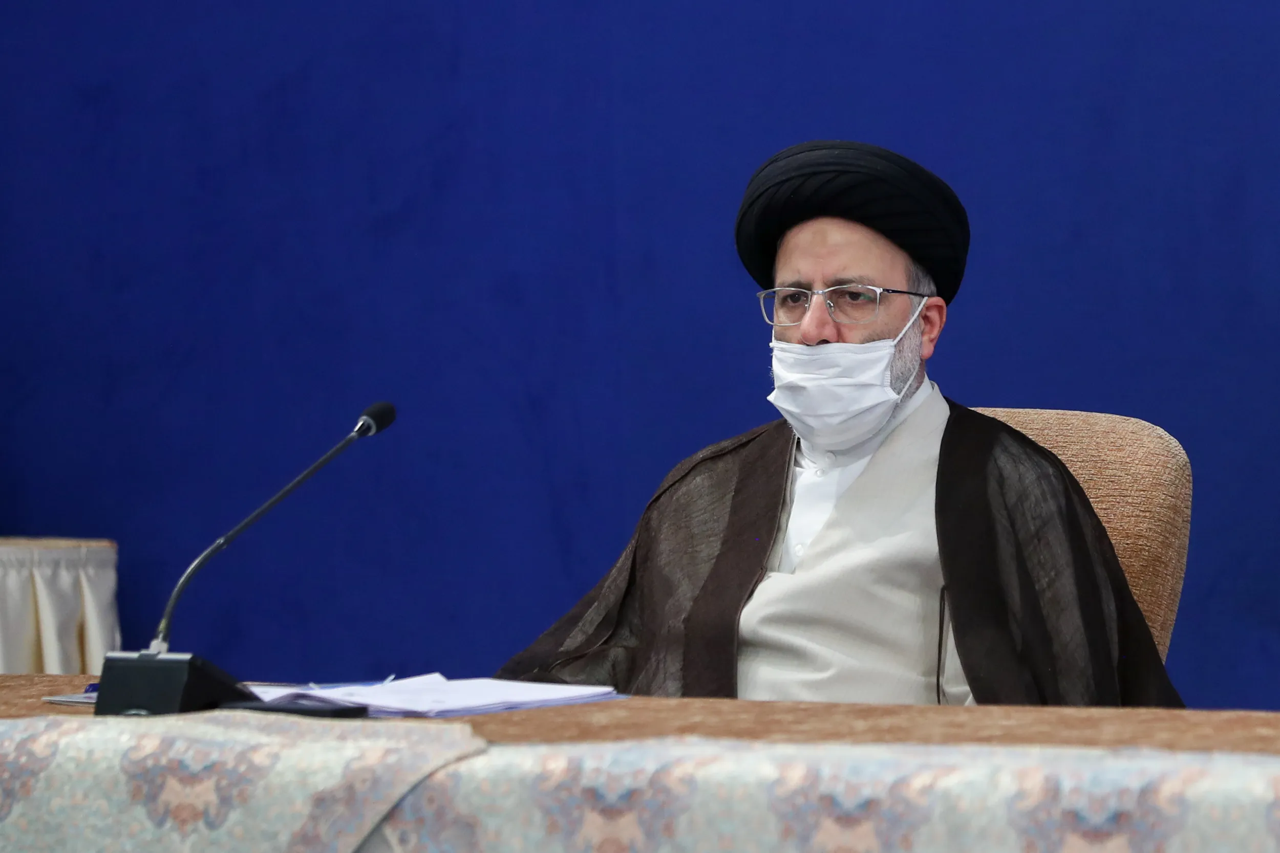 طرح‌های اقتصادی با بررسی کارشناسانه همراه باشد