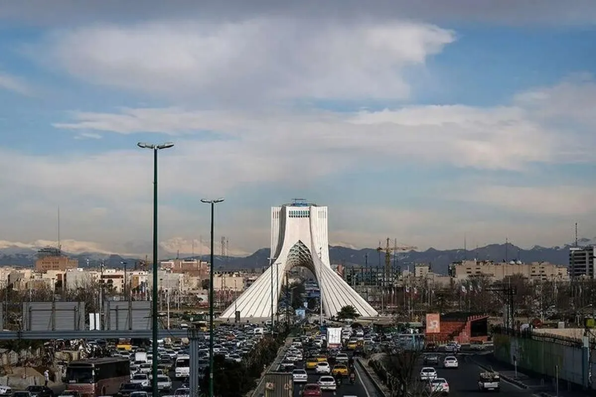 رگبار و رعدوبرق مهمان آسمان تهران شد /ناپایداری‌های جوی تا هفته آینده ادامه دارد؟