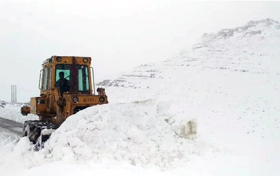 بارش برف ۷۰ سانتی در زمستان ۱۴۰۲ ایران! + فیلم