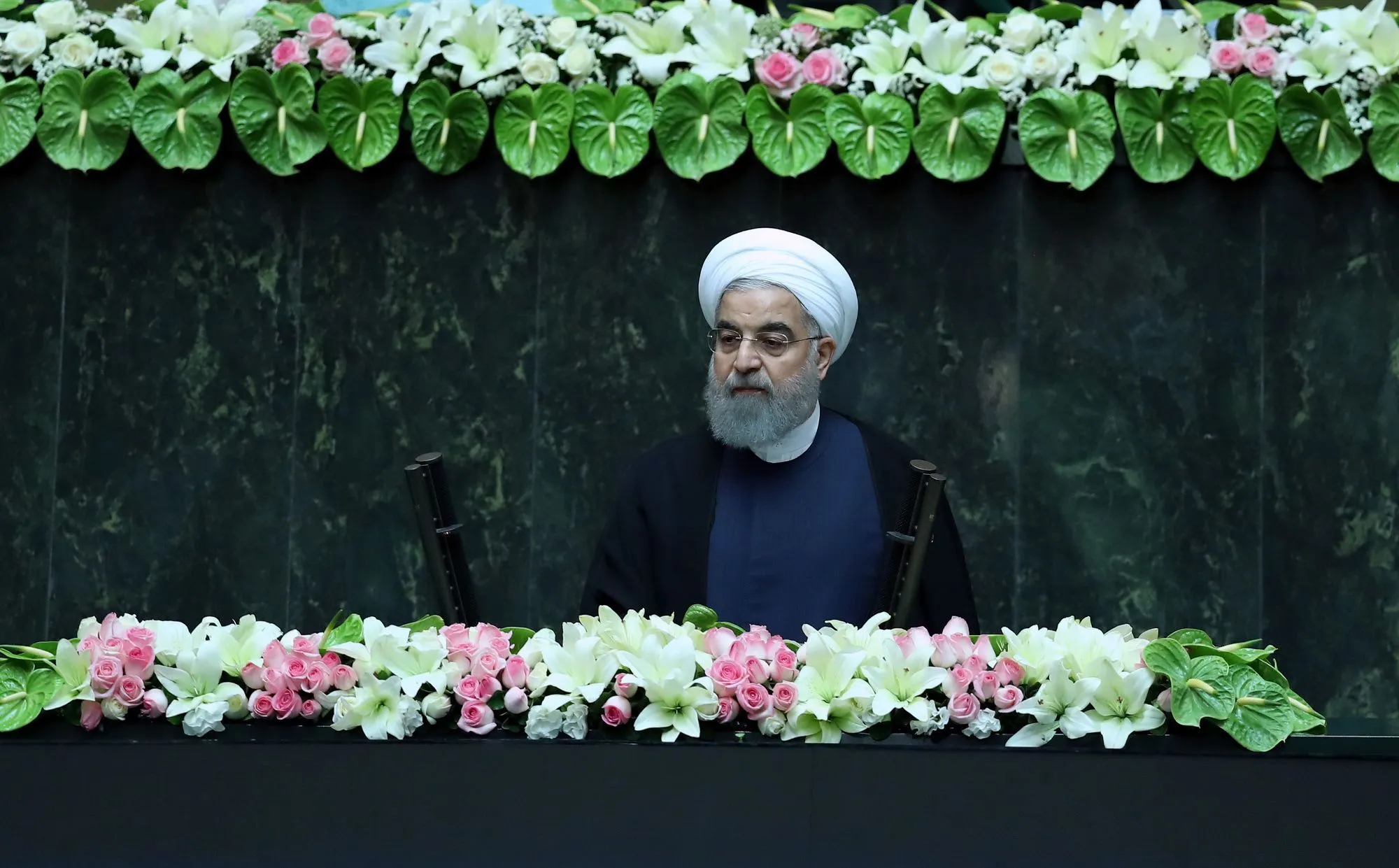 روحانی اسامی ۱۷نفر از وزرای پیشنهادی را به مجلس داد
