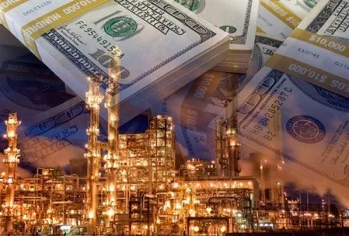 عرضه ارز پتروشیمی‌ها در بازار با نرخ ۸۰۸۰ تومان