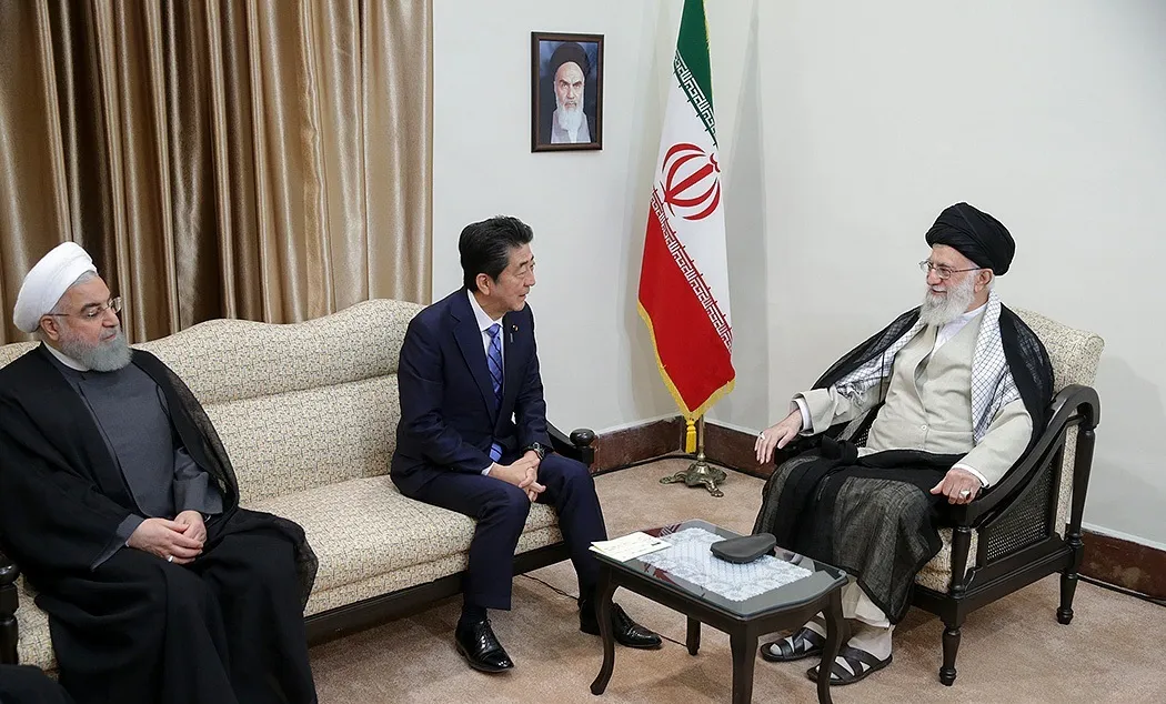 توکیو: دیدار آبه و رهبر معظم ایران در فضایی گرم برگزار شد