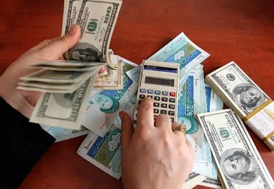 چرا دلار از 3200 تومان فراتر رفت؟