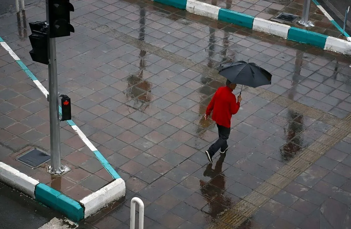 افزایش باد و باران در تهران/ دمای پایتخت ۳۵ درجه شد